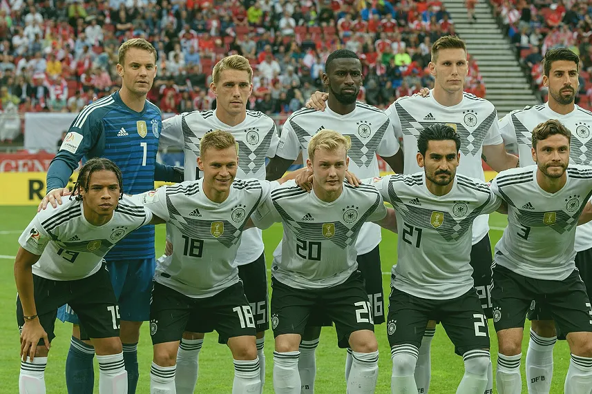 爱游戏网官网入口前线 裁判选派公告：一份名单里能读出什么信号·战术笔记